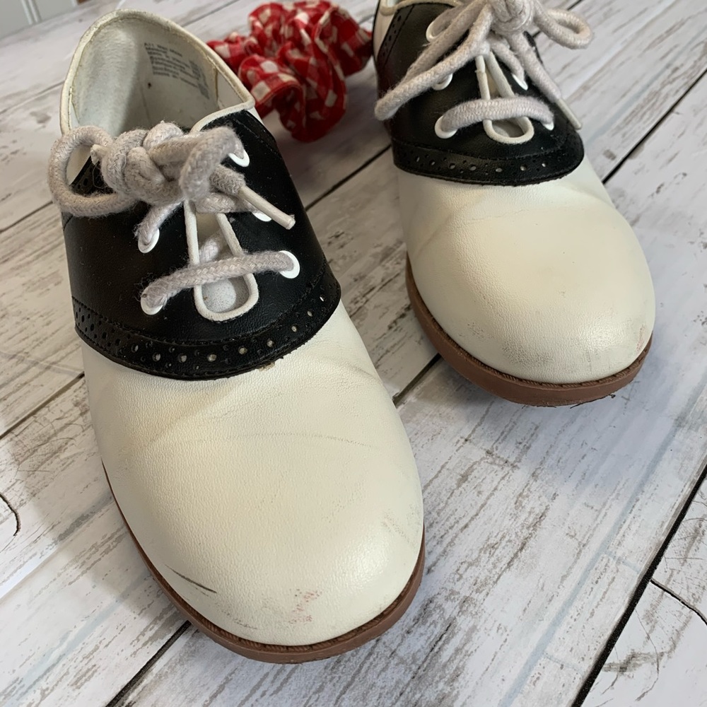 Saddle girls shoes.